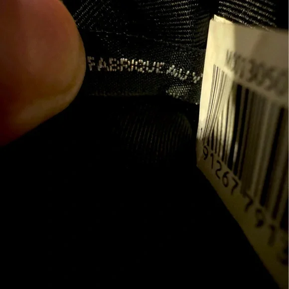 Marc Jacobs Tan Leather Bifold Wallet  mod: M0013050 slight button wear - Picture 6 of 10